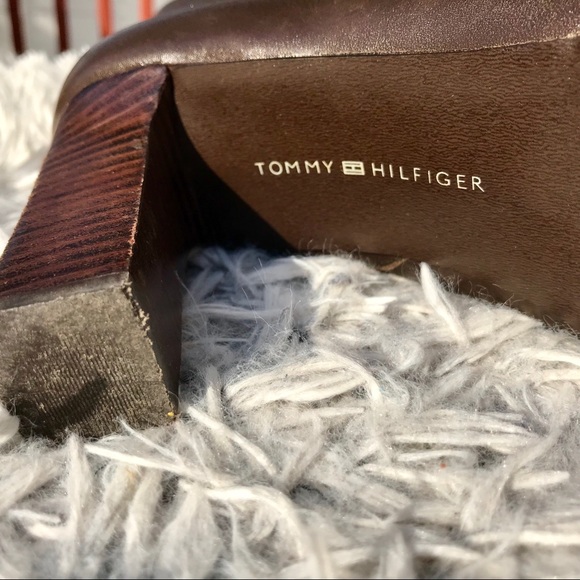 ✨ VINTAGE ✨Tommy Hilfiger Brown Heeled Booties - Picture 4 of 6